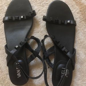 Vaneli black textured sandals